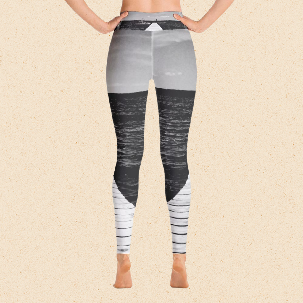 Pier b/w Yoga Leggings